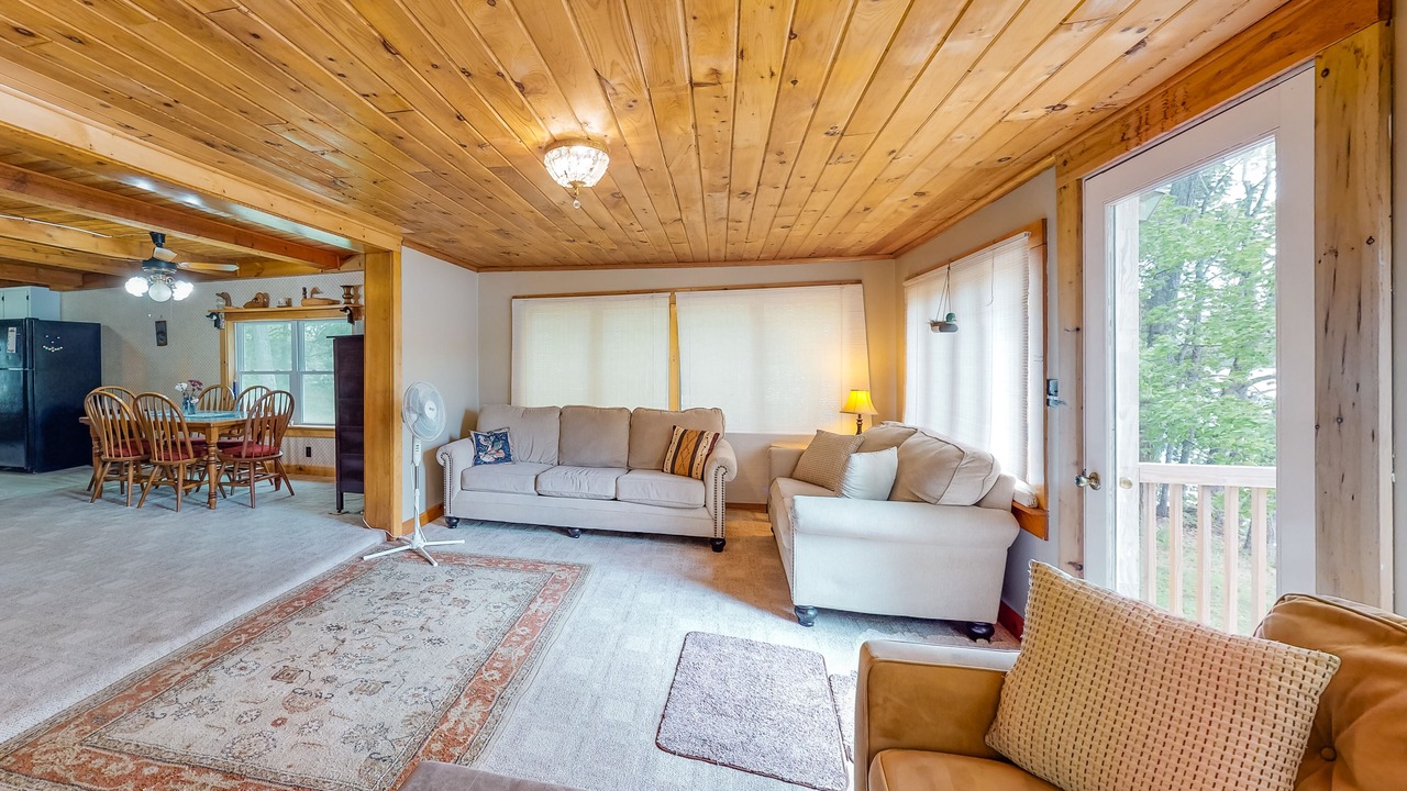 Photo of Livingroom in Weeks Mills