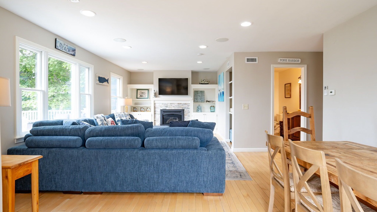 Photo of Livingroom in Wells Beach