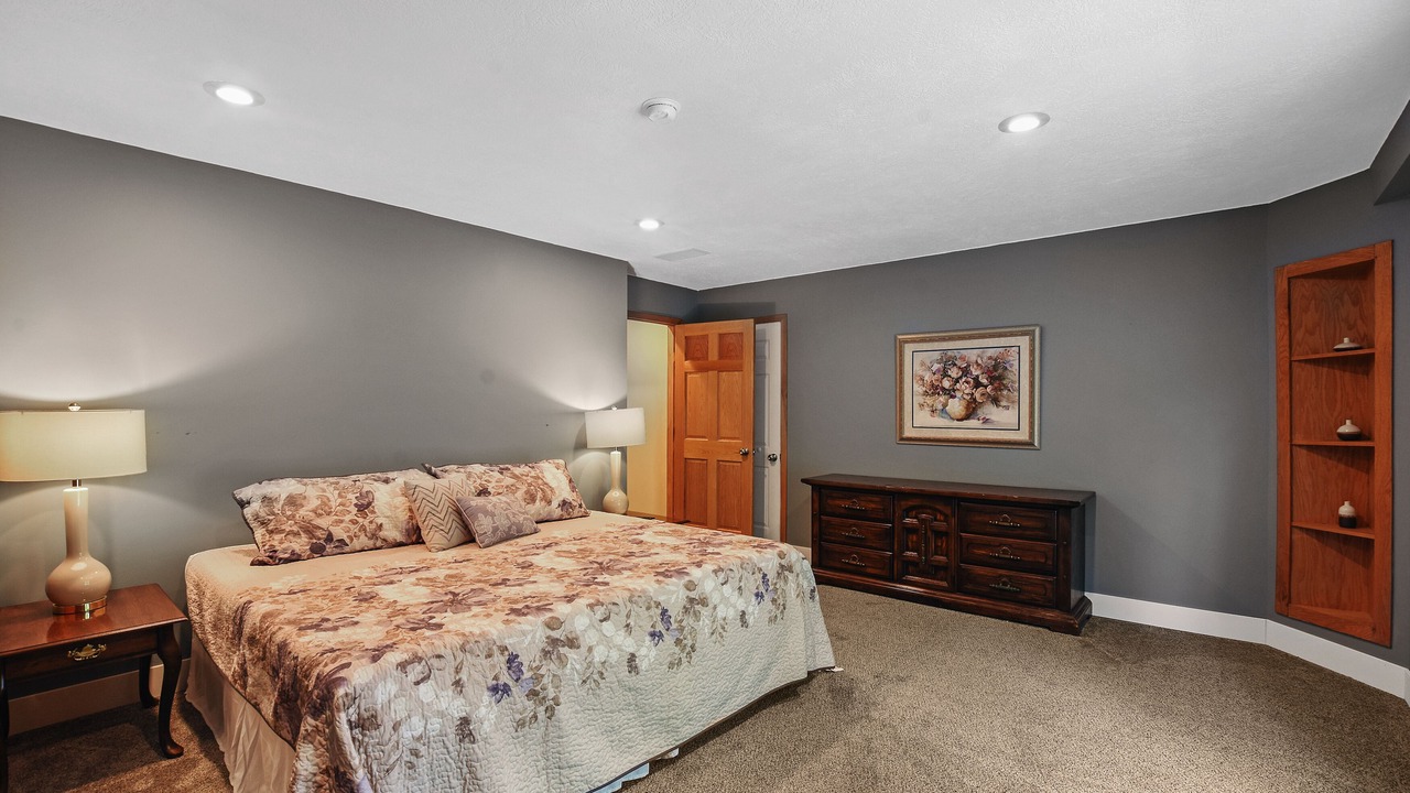 Photo of Bedroom in Battle Creek