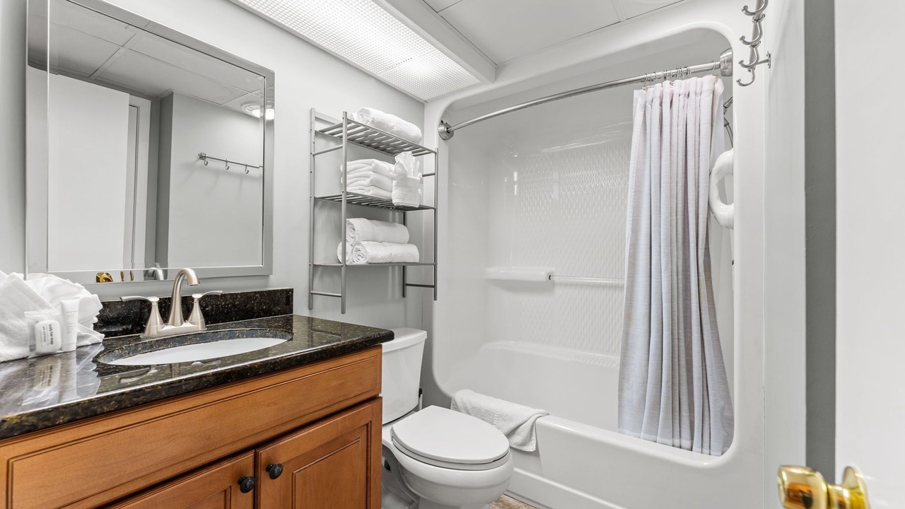 Photo of Bathroom in Arcadian Shores