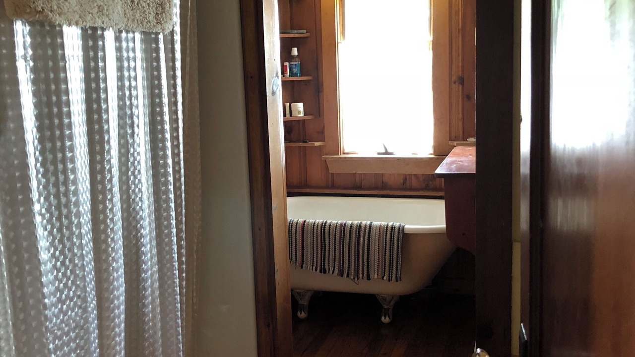 Photo of Bathroom in Mid-Coast and Islands