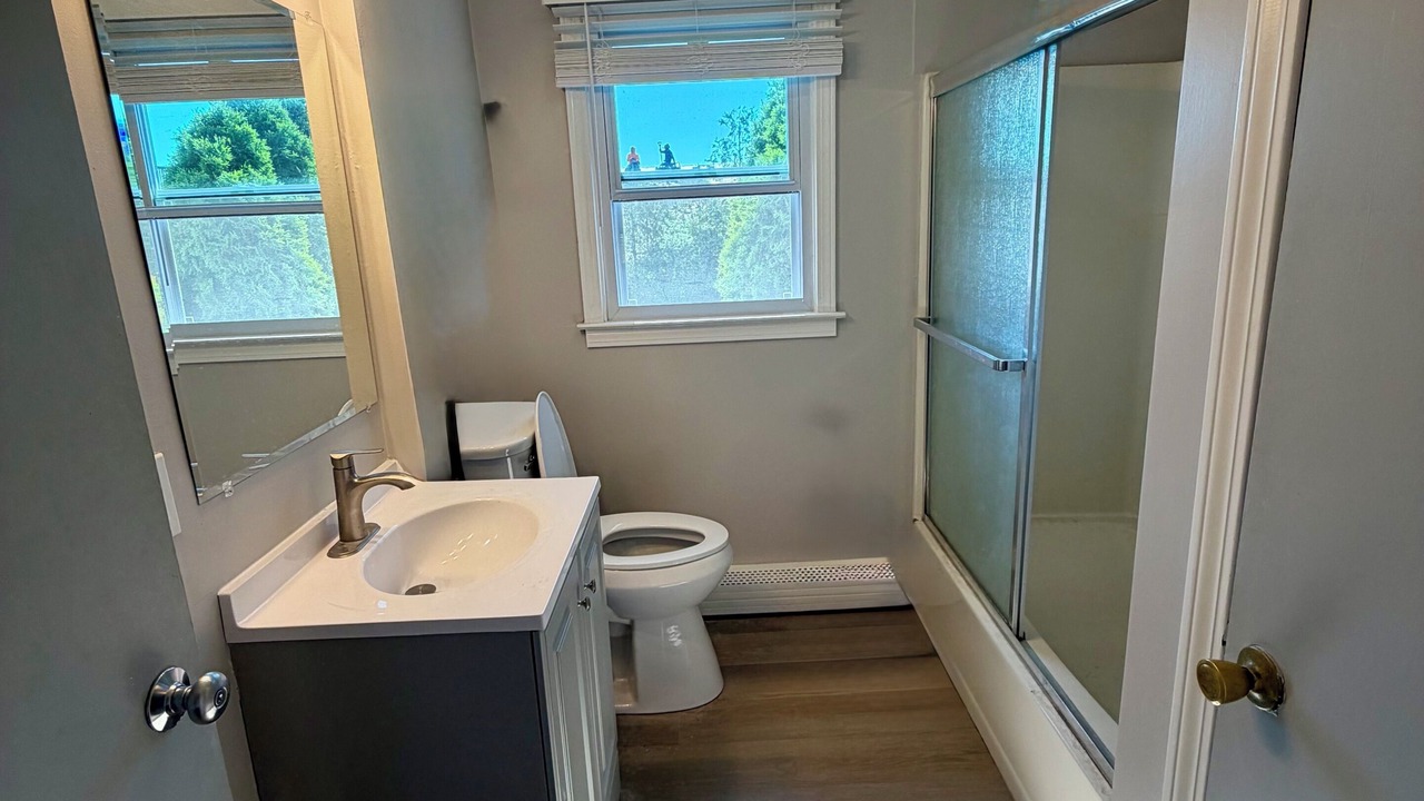 Photo of Bathroom in Eastward Look