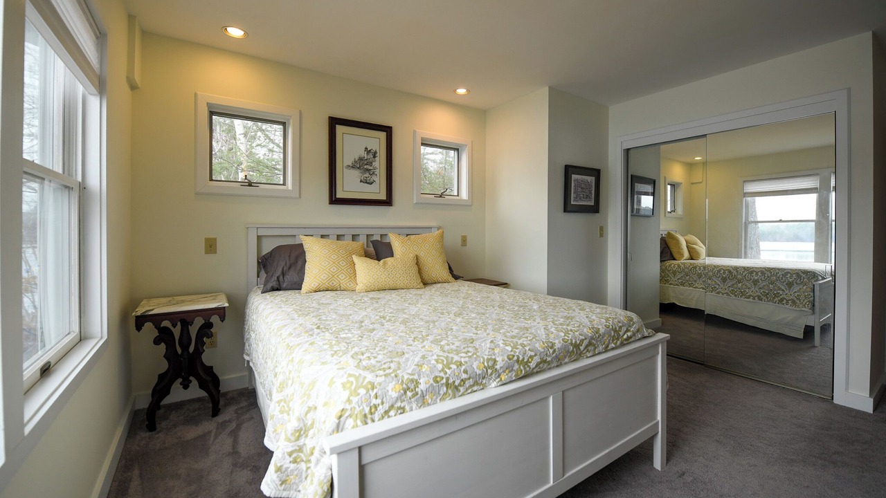 Photo of Bedroom in Raymond
