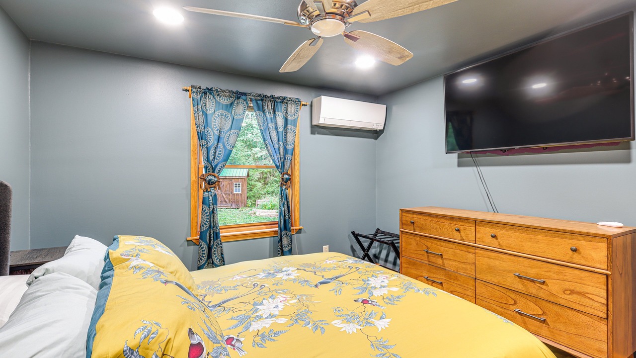 Photo of Bedroom in Warrensburg