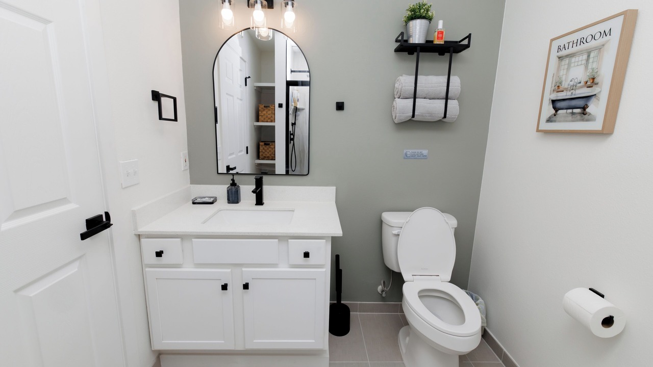 Photo of Bathroom in Sandalwood