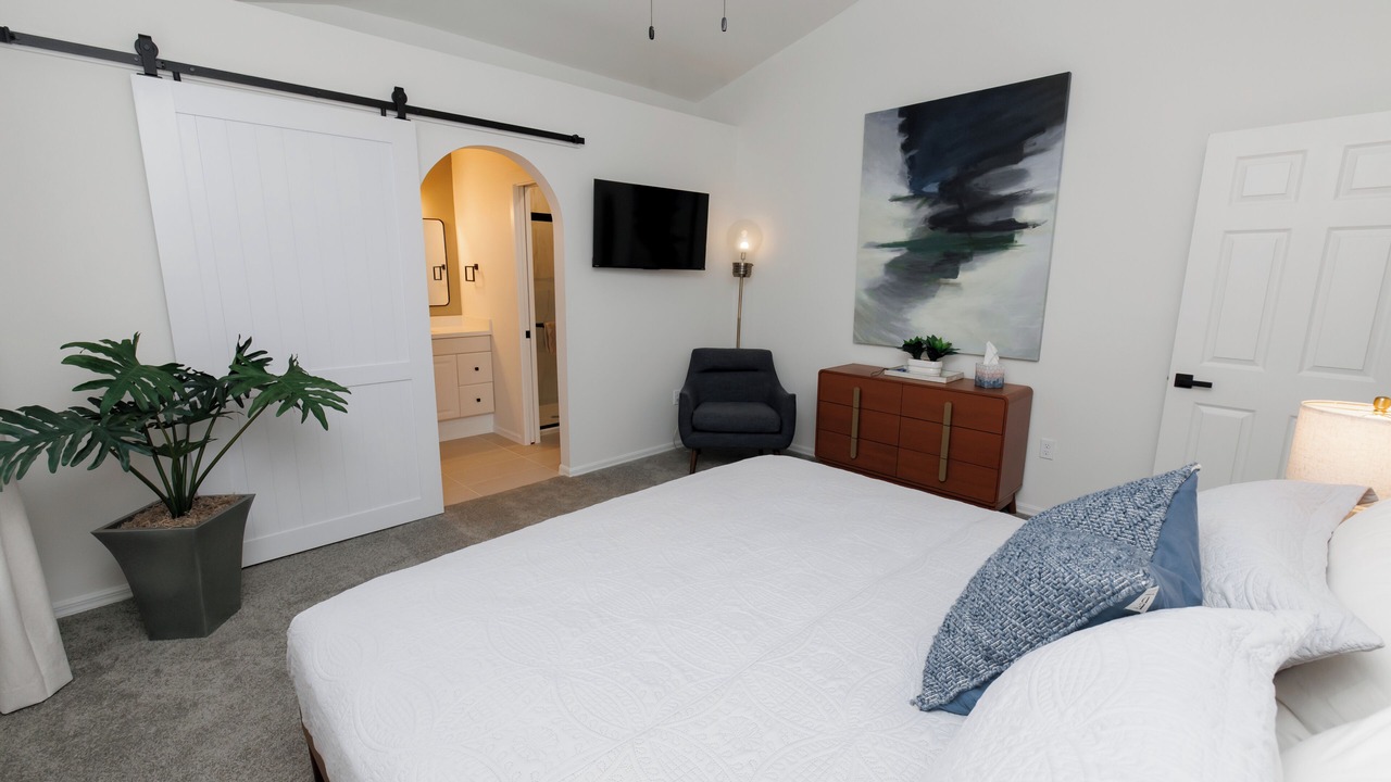 Photo of Bedroom in Sandalwood