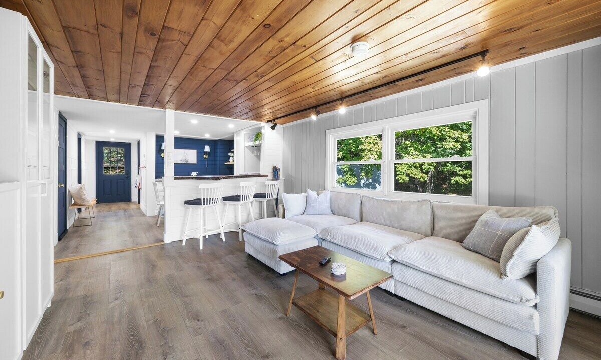 Photo of Livingroom in Ellsworth