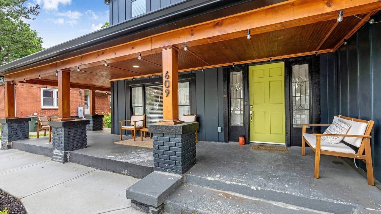 Photo of Patio Balcony in Downtown Greensboro