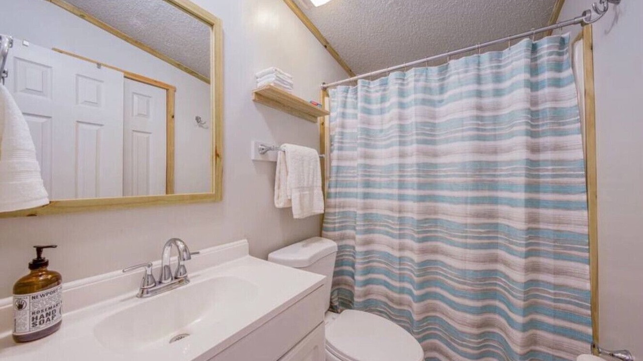 Photo of Bathroom in Arden