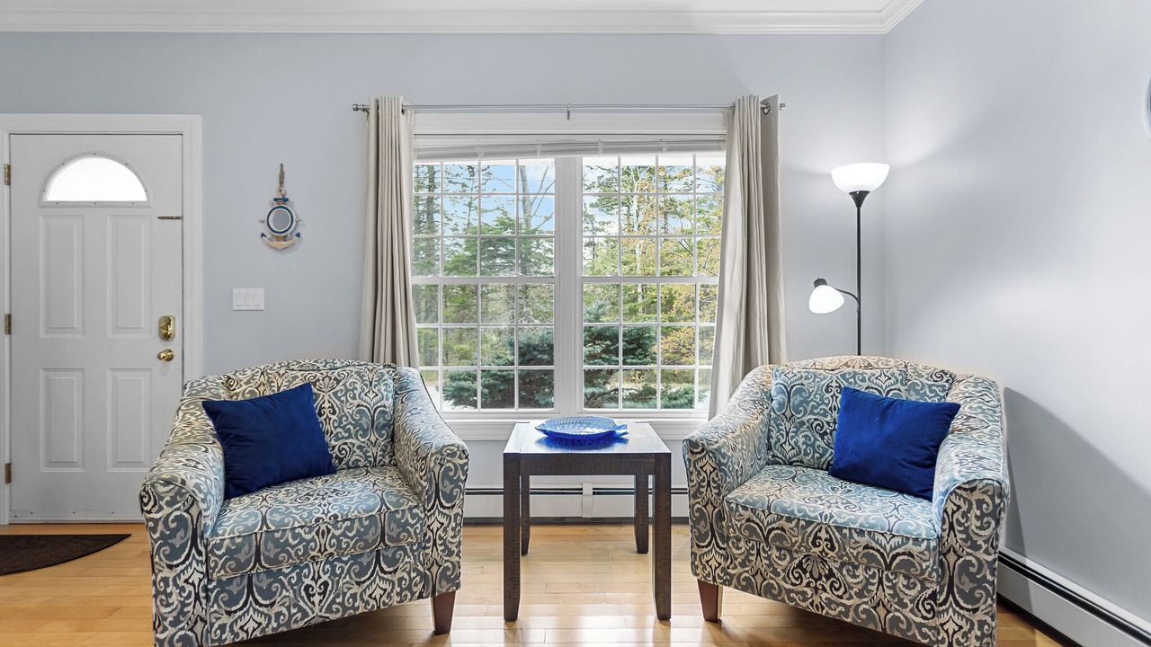 Photo of Livingroom in Salsbury Cove