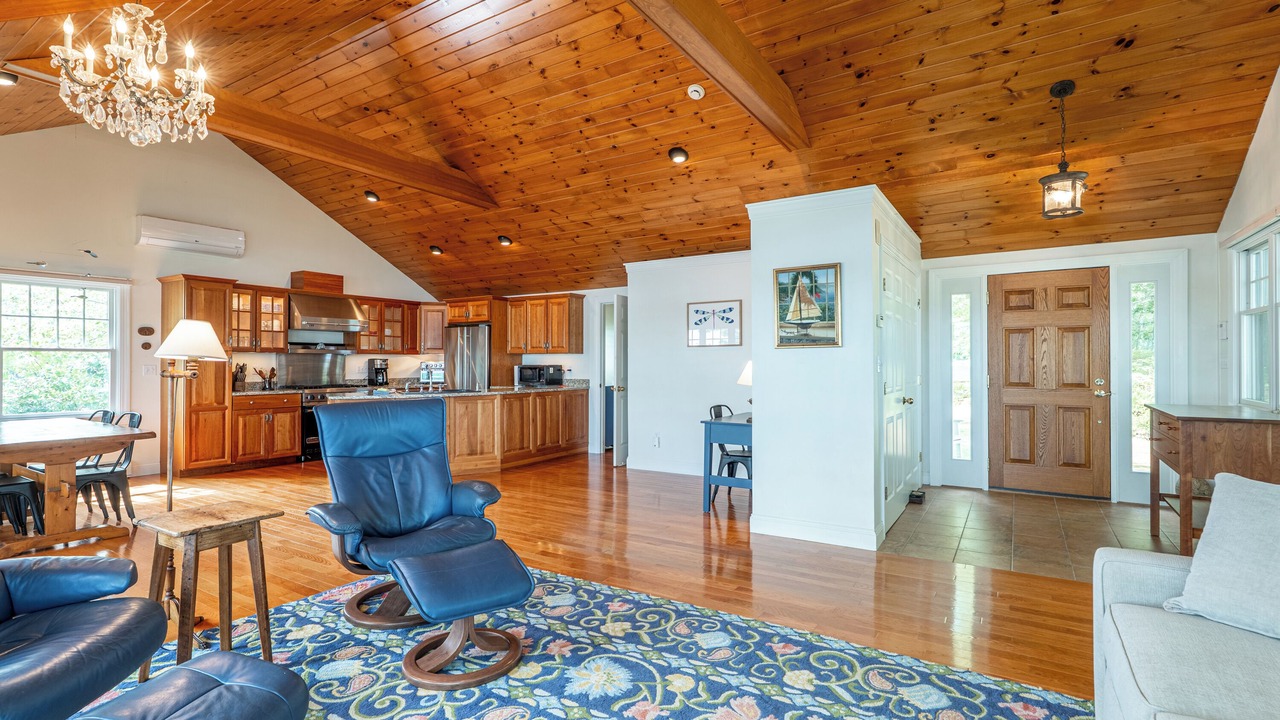 Photo of Livingroom in Raymond