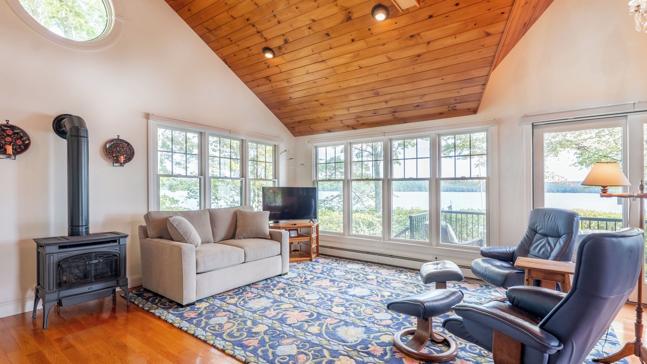 Photo of Livingroom in Raymond