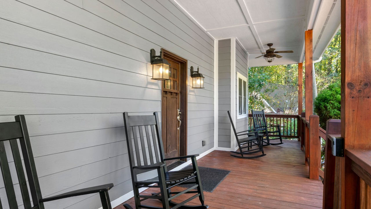 Photo of Patio Balcony in Lake Junaluska
