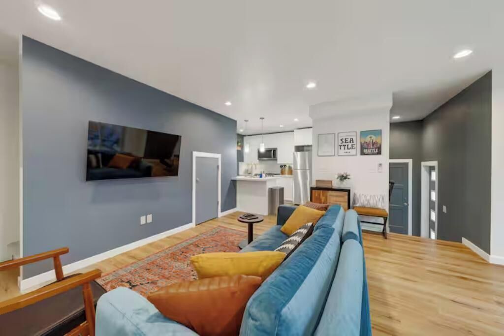 Photo of Livingroom in North Admiral