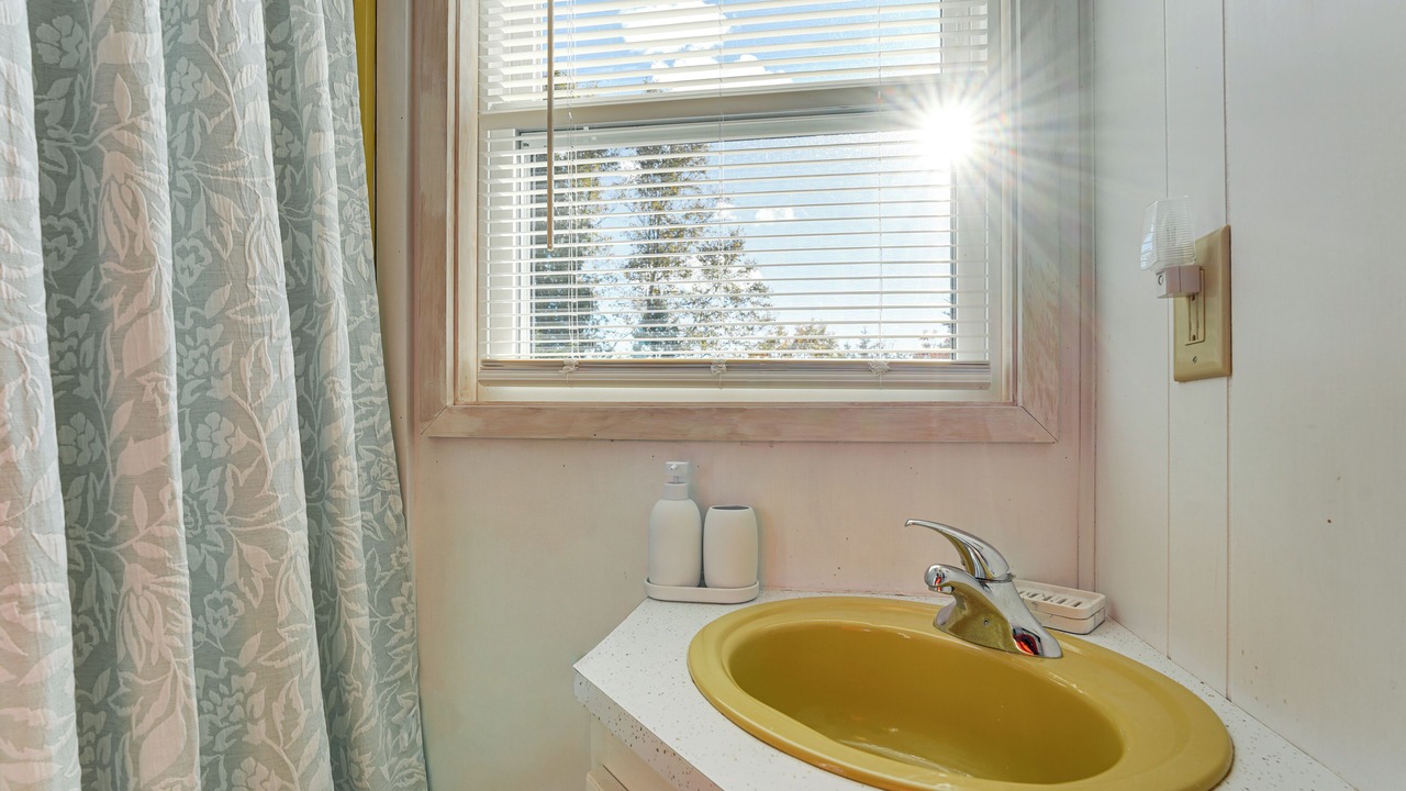 Photo of Bathroom in Brooksville