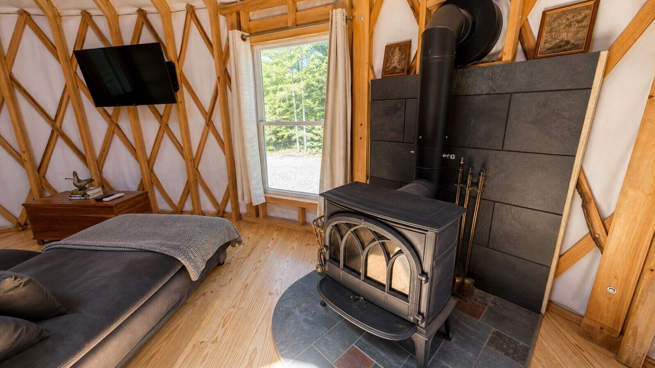 Photo of Livingroom in Ellsworth