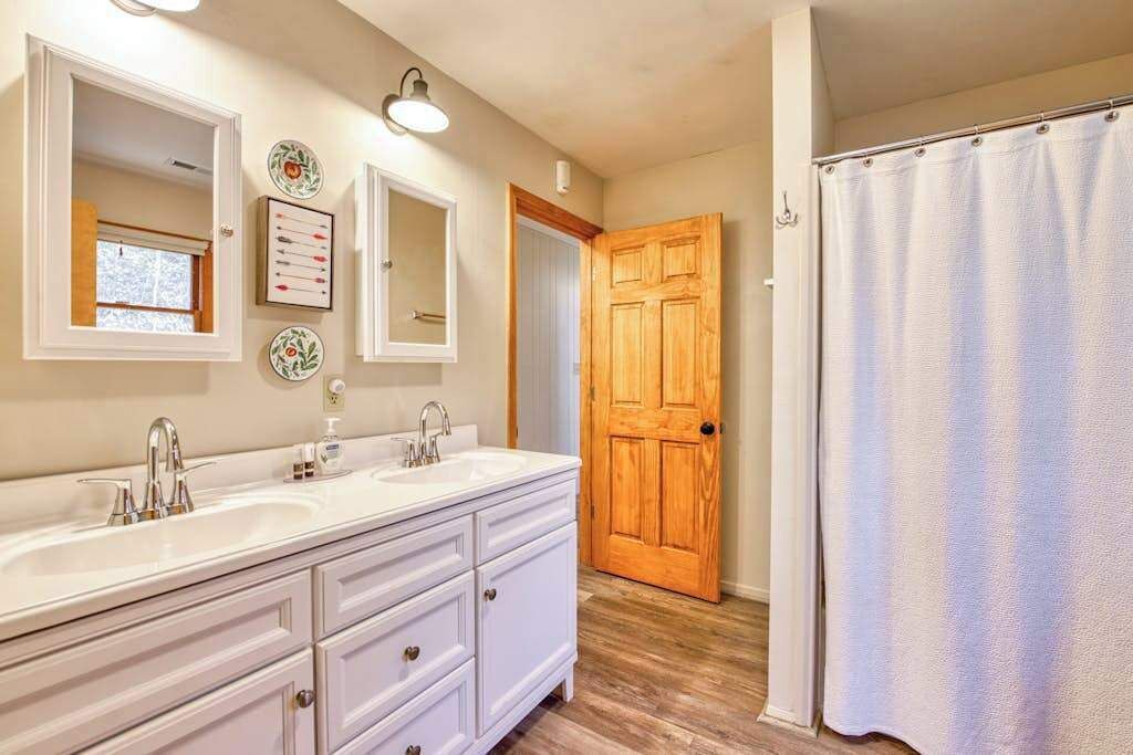 Photo of Bathroom in Waynesville