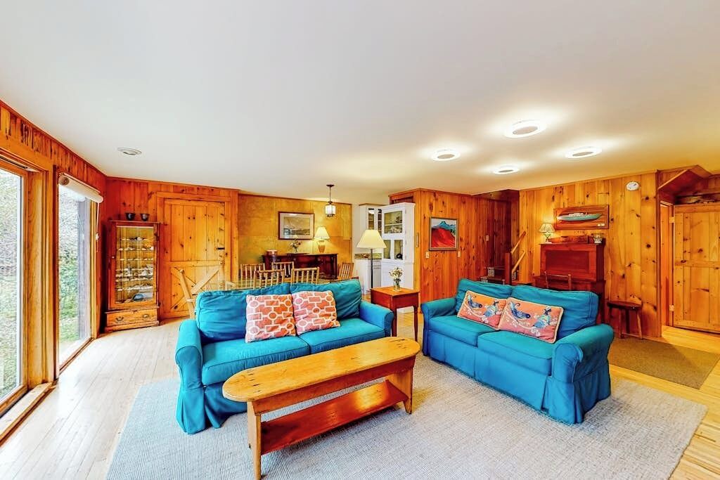 Photo of Livingroom in Southwest Harbor