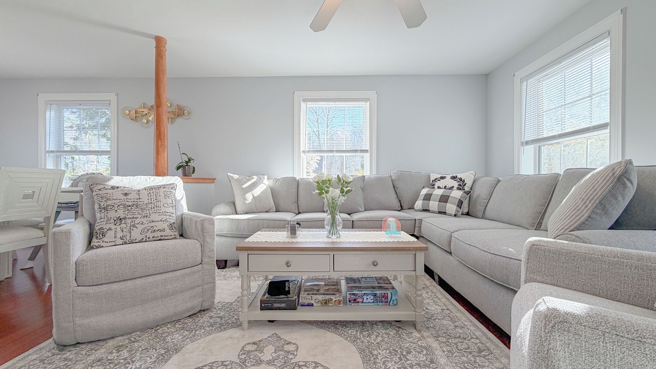 Photo of Livingroom in Westbrook