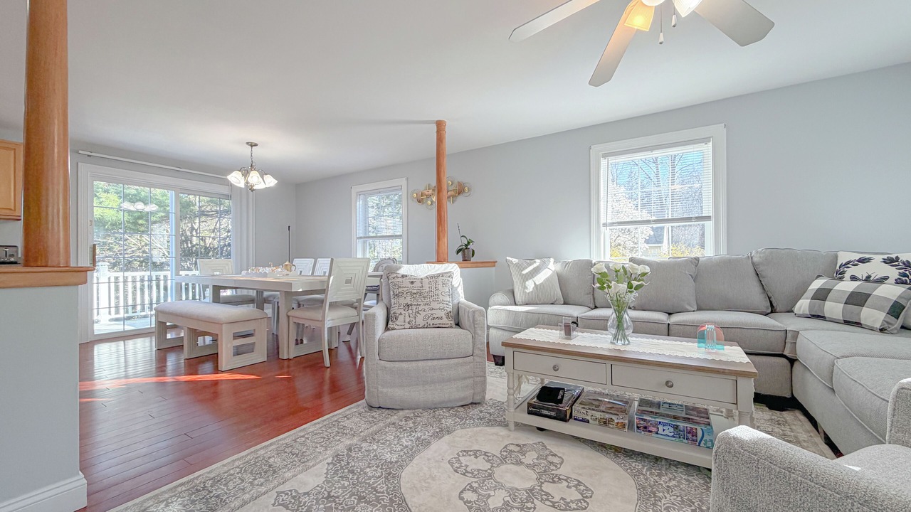 Photo of Livingroom in Westbrook
