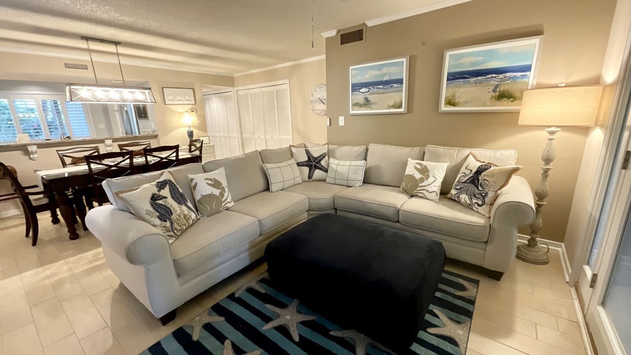 Photo of Livingroom in Arcadian Shores