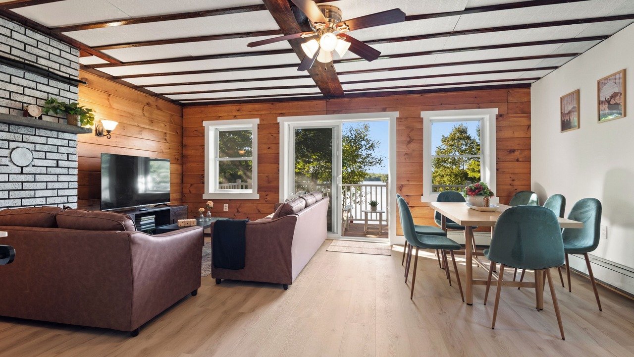 Photo of Livingroom in Sullivan