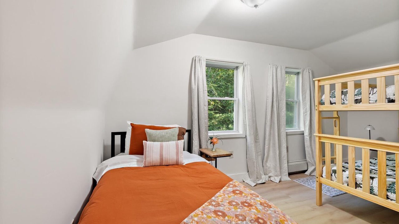 Photo of Bedroom in Sullivan