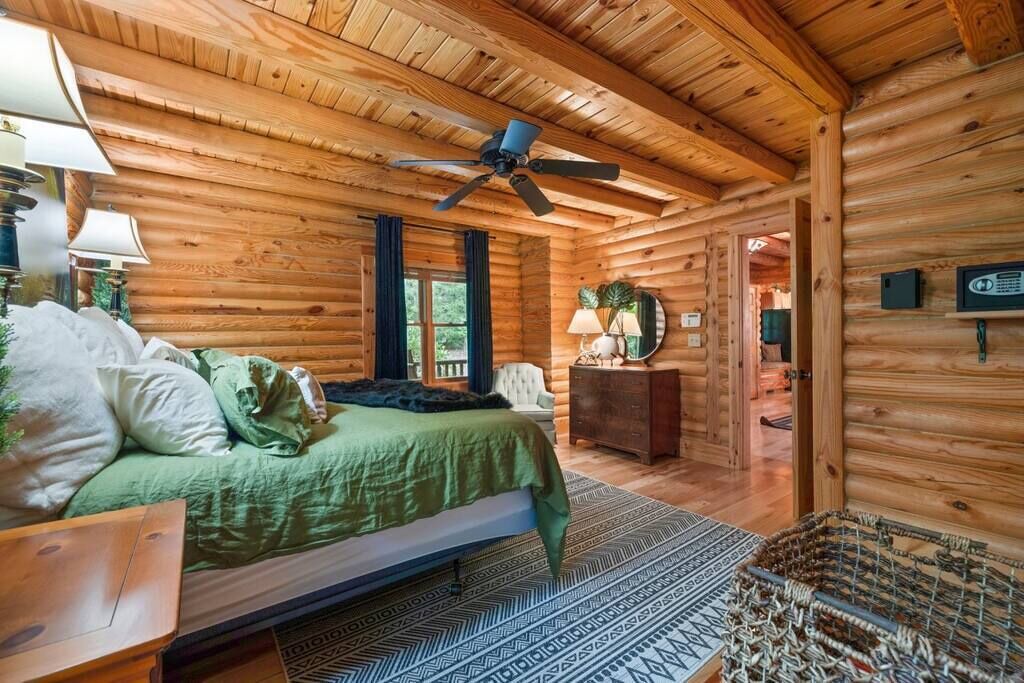 Photo of Bedroom in Skyland