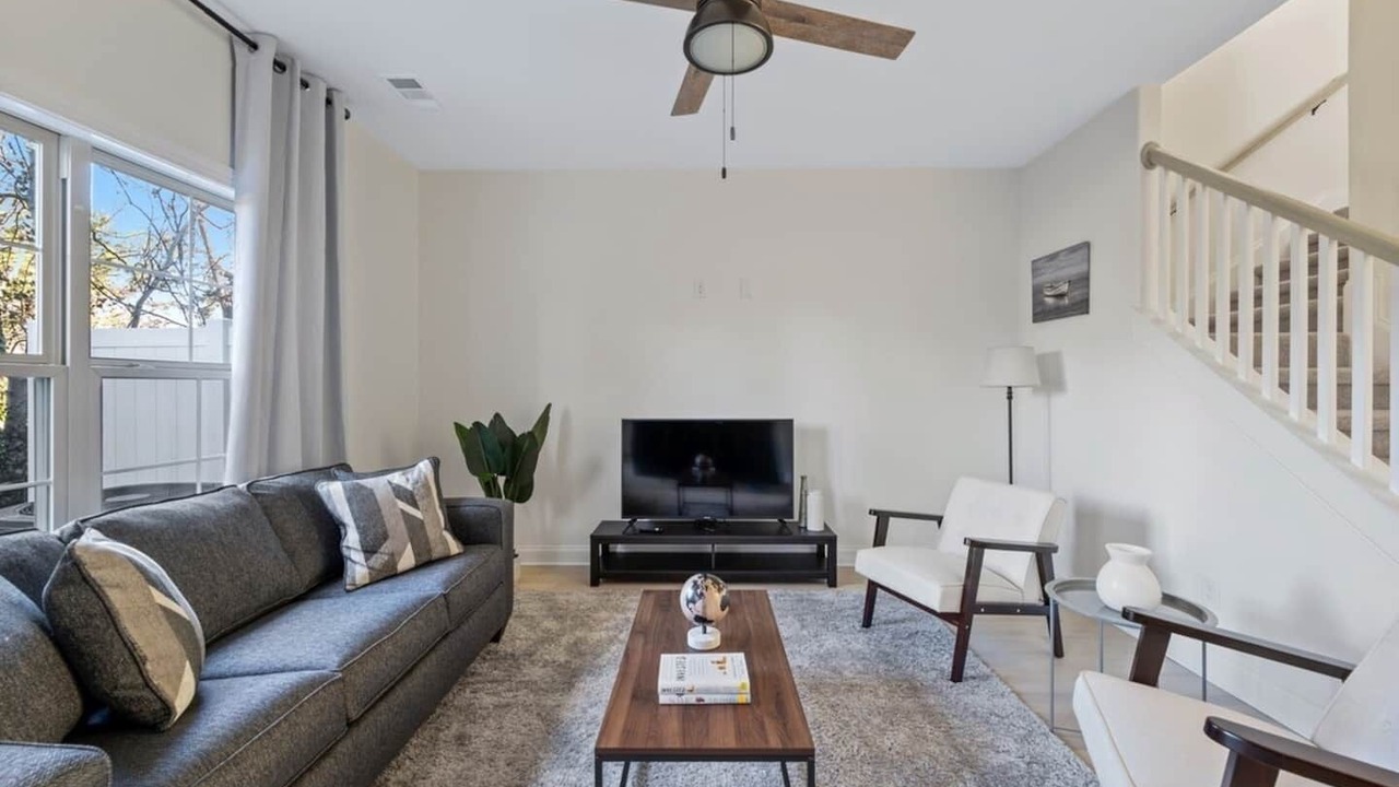Photo of Livingroom in Lakewood
