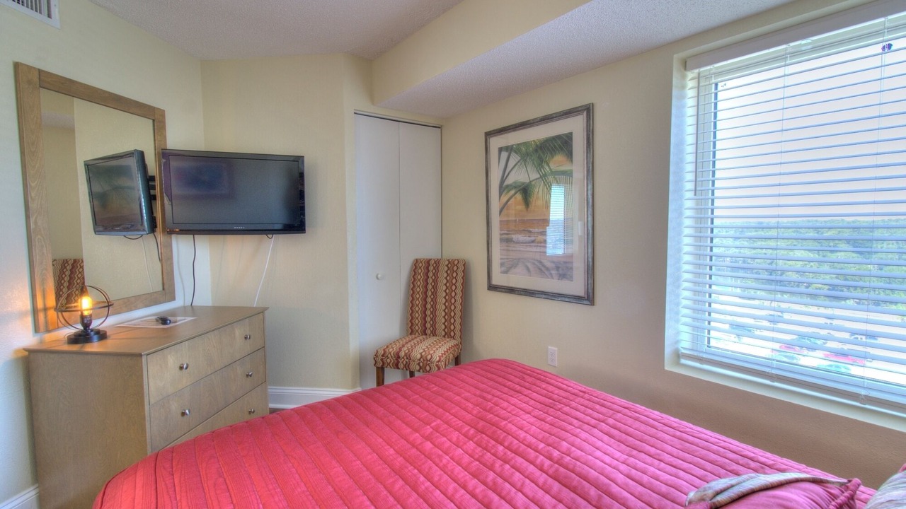 Photo of Bedroom in Arcadian Shores