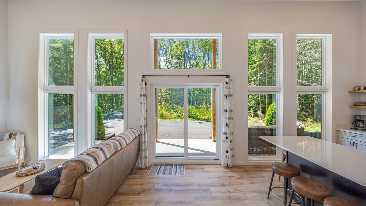 Photo of Livingroom in Surry
