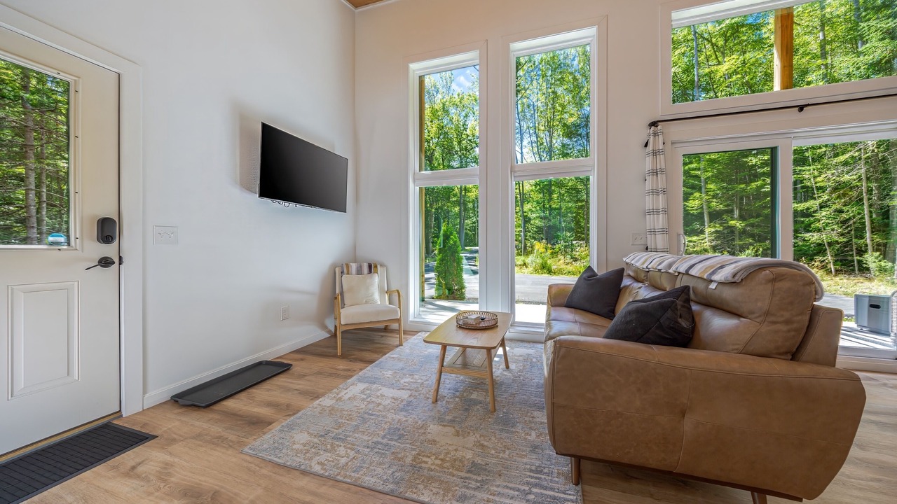Photo of Livingroom in Surry