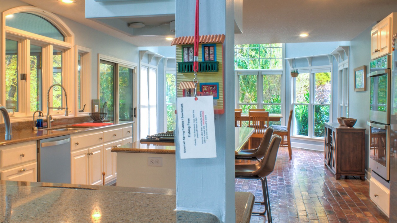 Photo of Others in White Diamond Estates