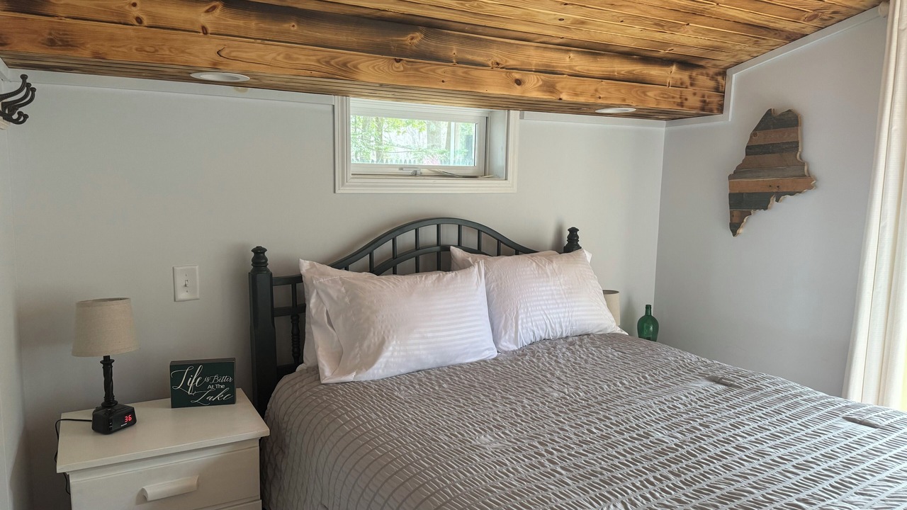 Photo of Bedroom in Portage Lake