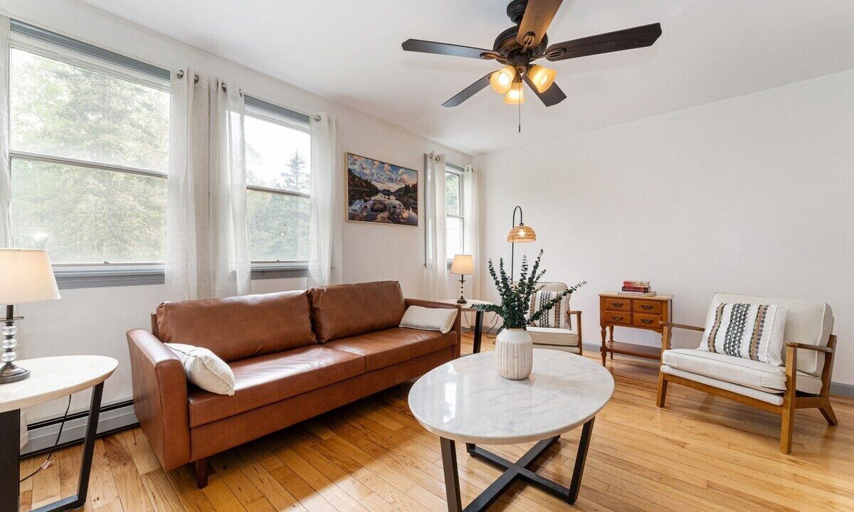 Photo of Livingroom in Hancock