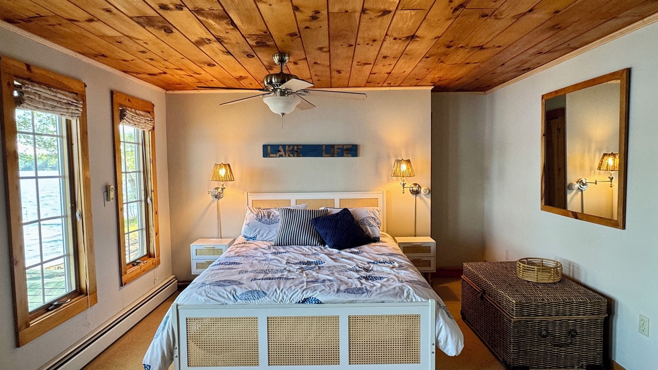Photo of Bedroom in Raymond