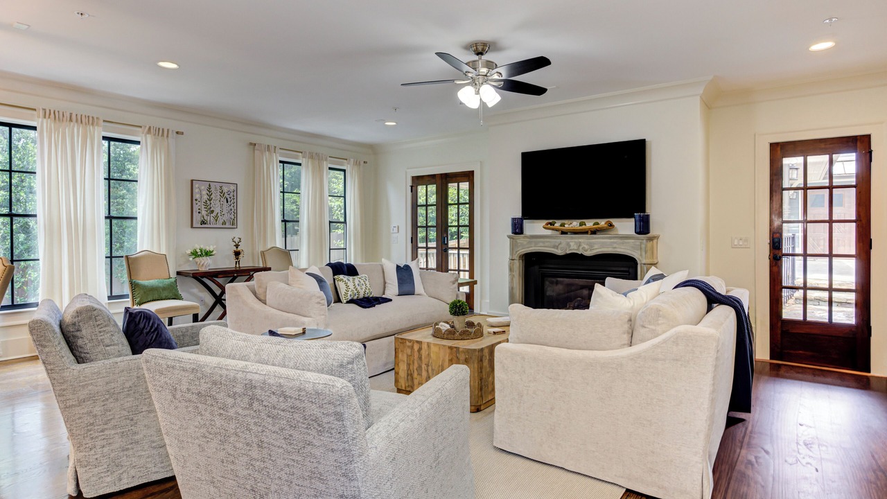 Photo of Livingroom in Garden Hills