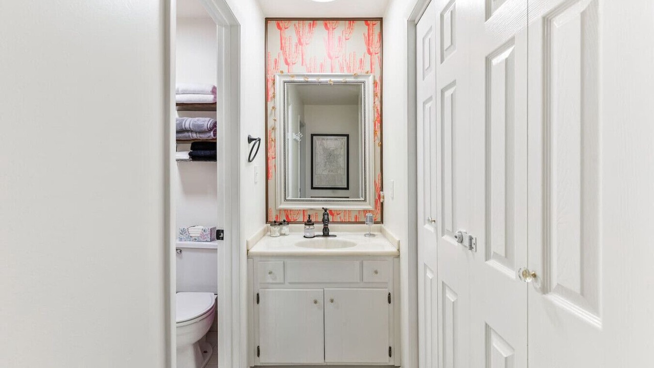 Photo of Bathroom in Music Row