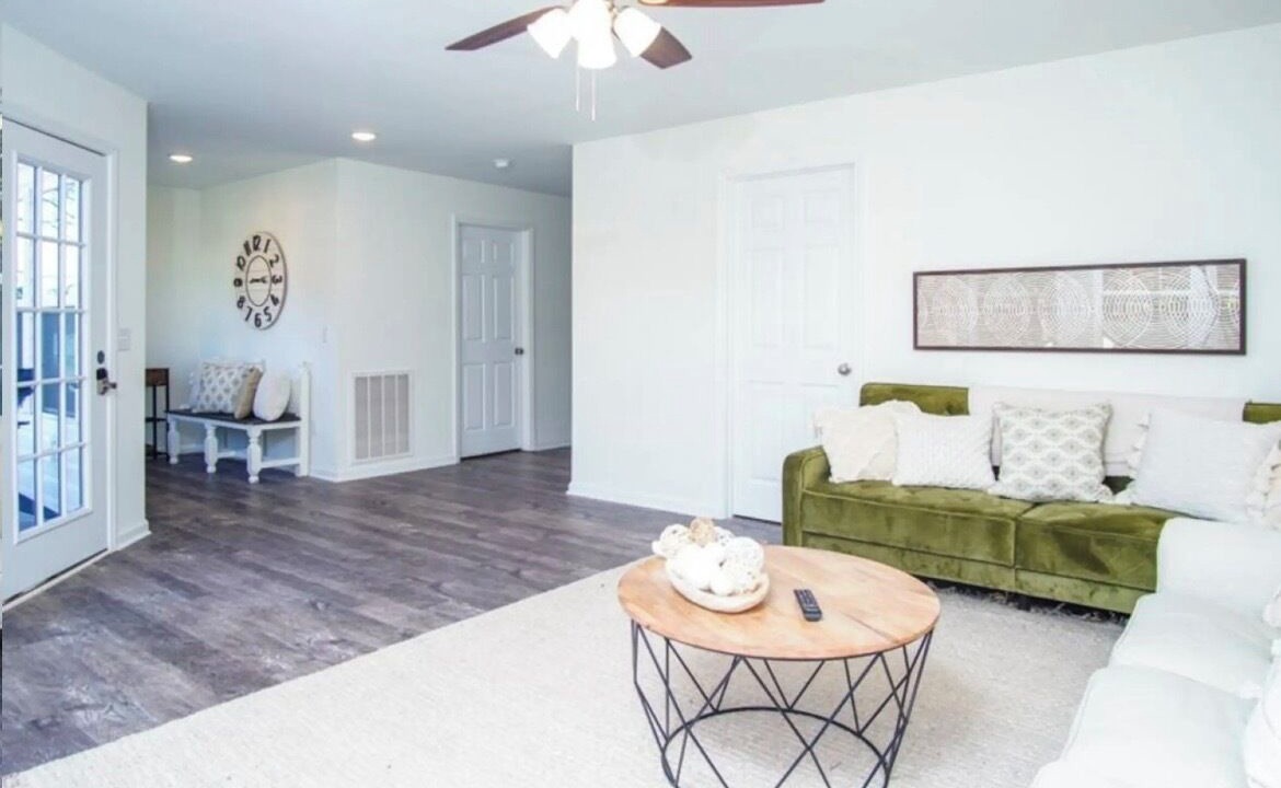 Photo of Livingroom in Leesburg