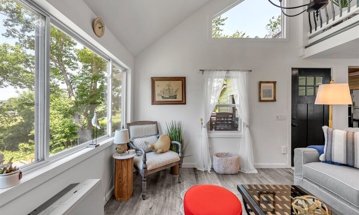 Photo of Livingroom in Ellsworth