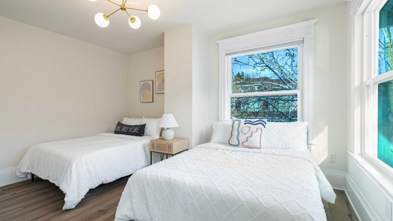 Photo of Bedroom in Broadway