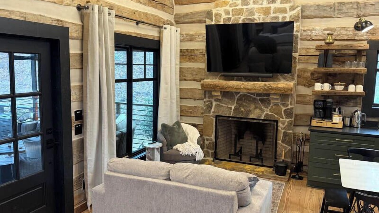 Photo of Livingroom in Albertville