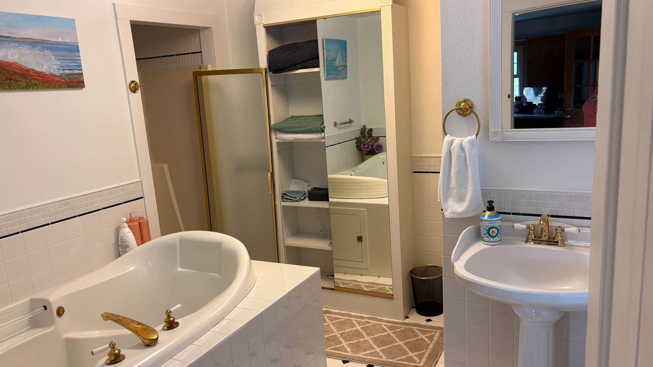 Photo of Bathroom in Oakland