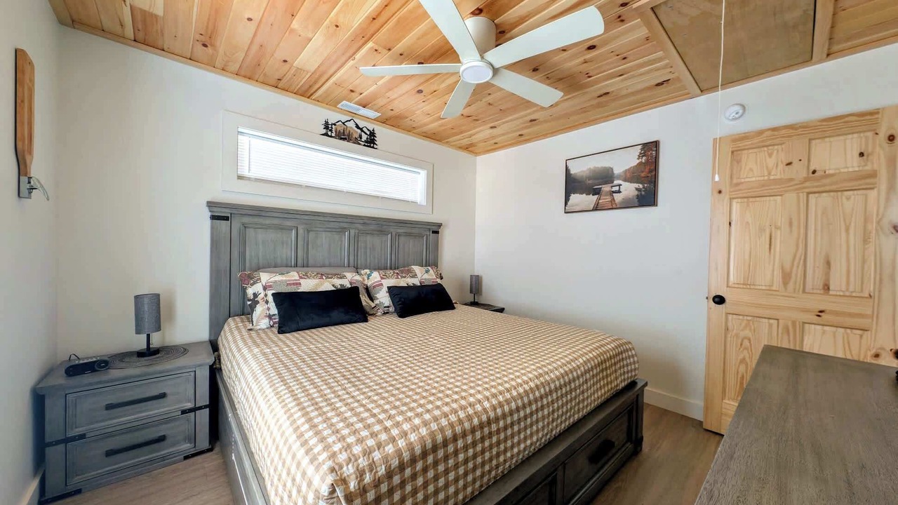 Photo of Bedroom in Sullivan