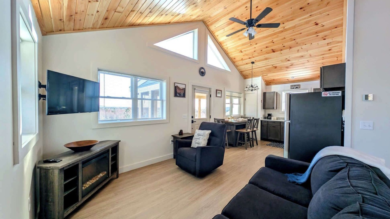Photo of Livingroom in Sullivan