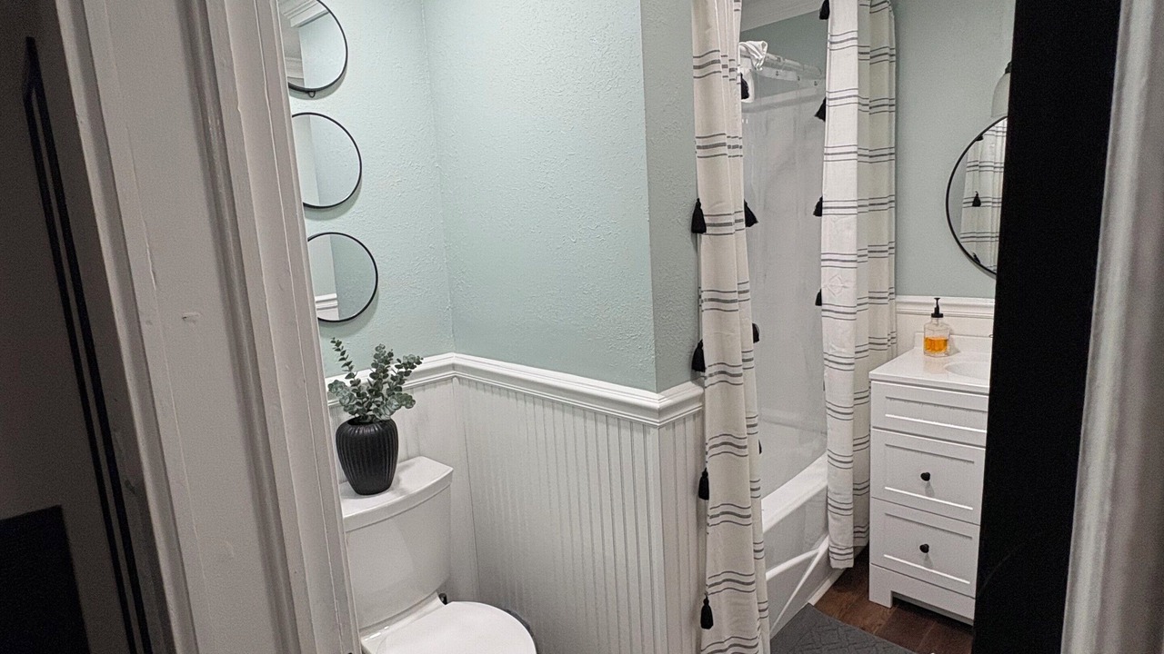 Photo of Bathroom in Albertville