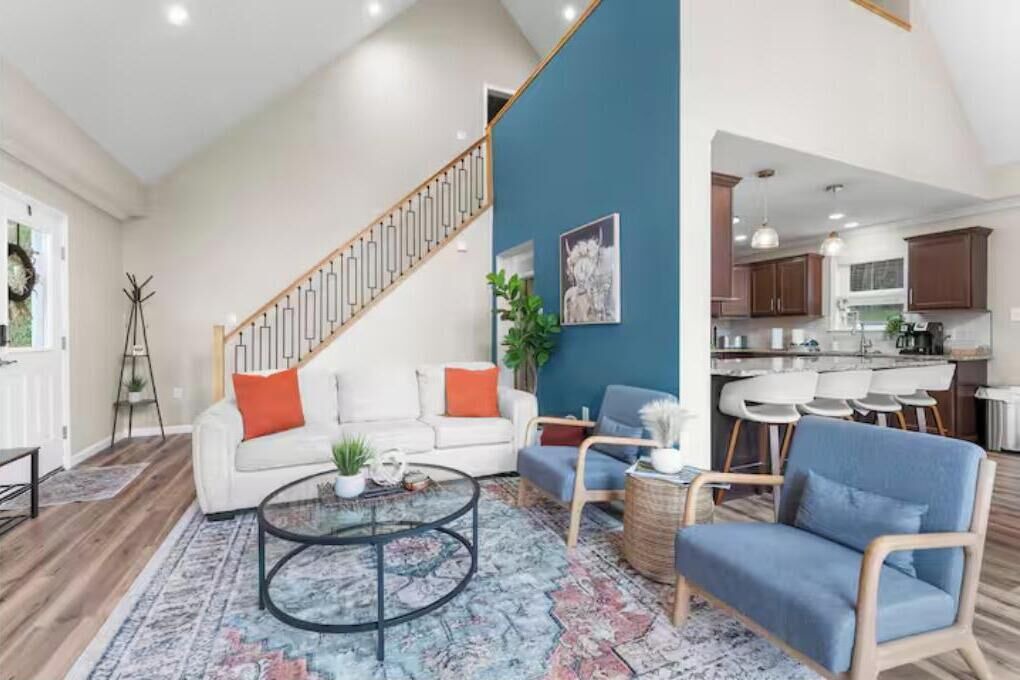 Photo of Livingroom in Heavens Holler