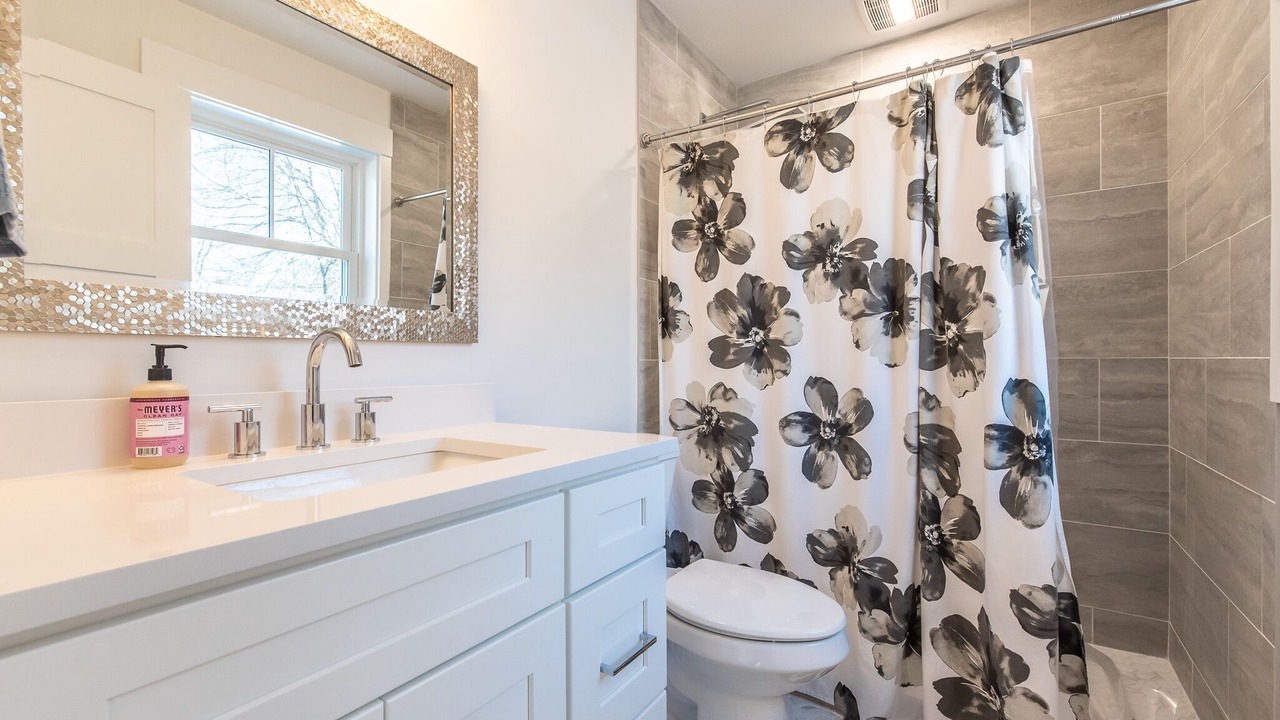 Photo of Bathroom in Bonnet Shores