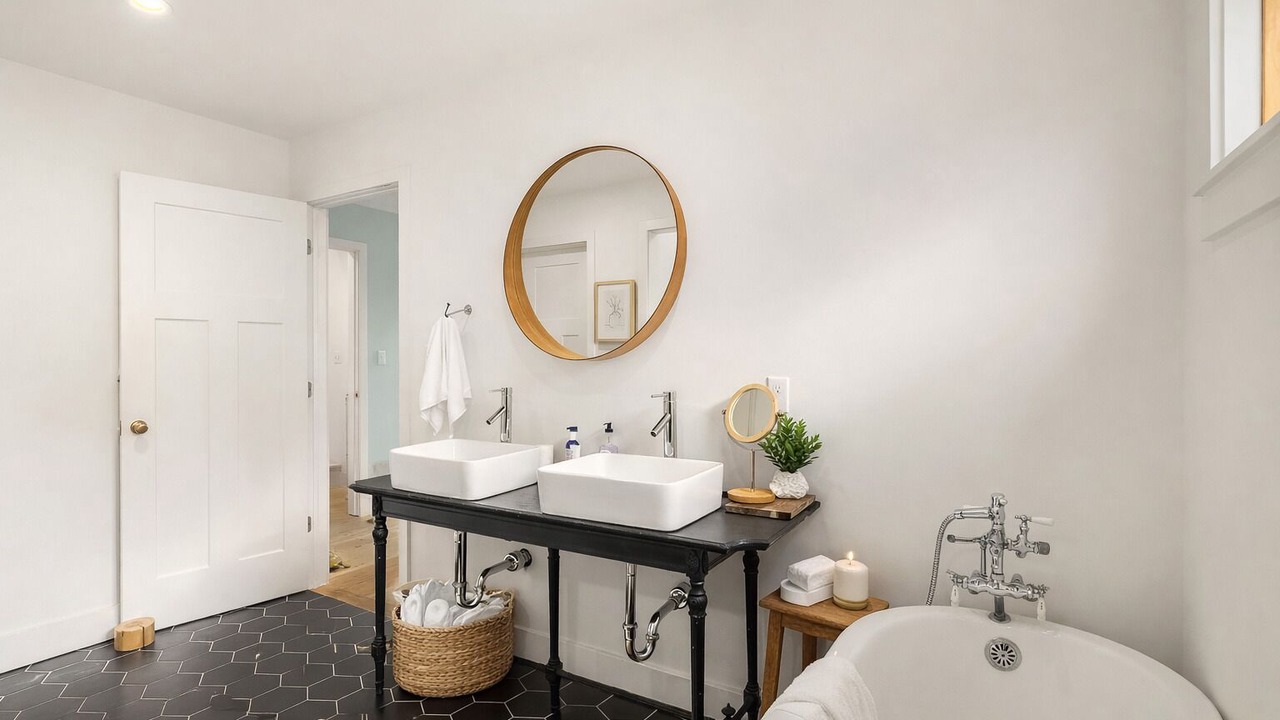 Photo of Bathroom in Queen Anne