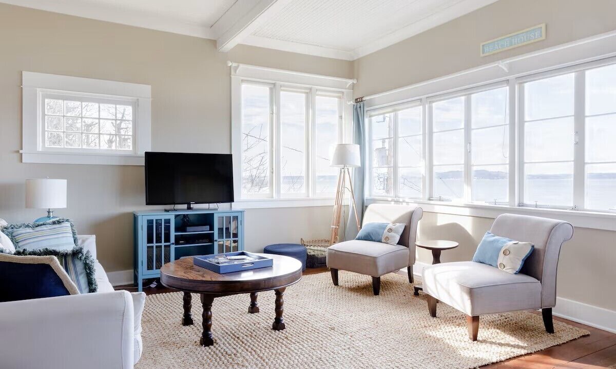 Photo of Livingroom in North Admiral